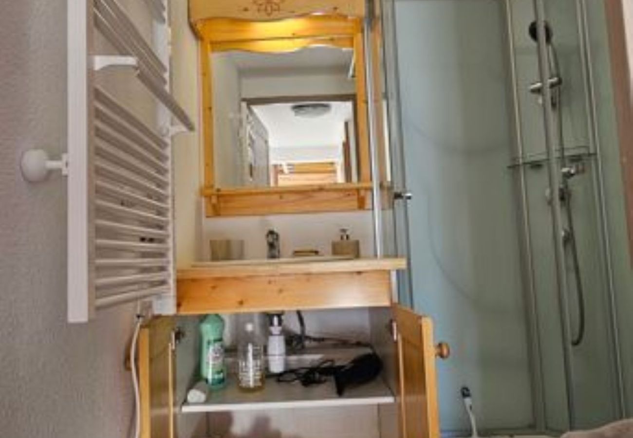 Apartment in Saint-Sorlin-d´Arves - Charming apartment for 8 people, with a balcony and mountain views