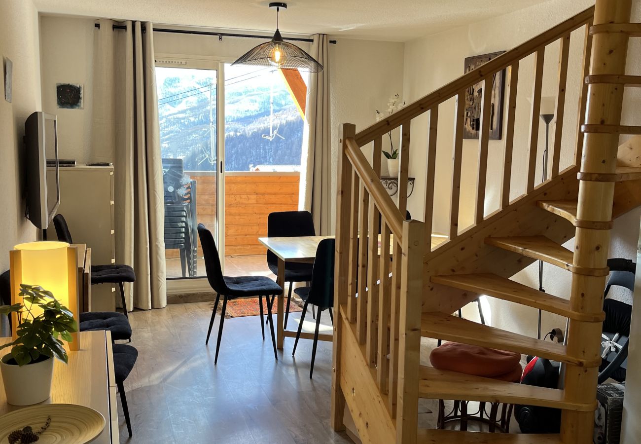 Apartment in Allos - Spacious Family Duplex Apartment - Right on the slopes - Sleeps 9