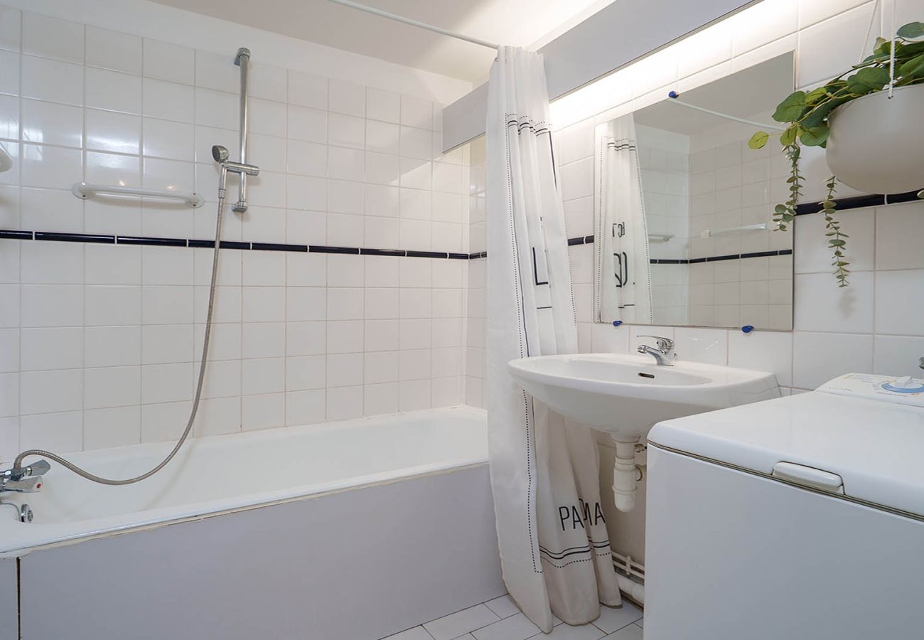 Apartment in Agde - Beautiful apartment for 4 people, with a view of the sea and private parking