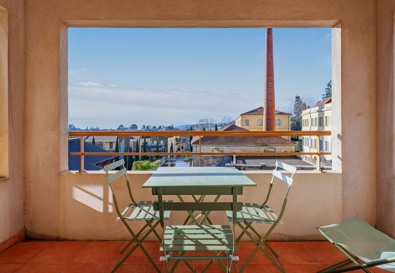 Apartment in Grasse - Bright flat for 4 people, right next to the shops