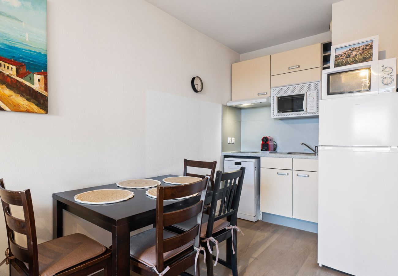 Apartment in Grasse - Bright flat for 4 people, right next to the shops