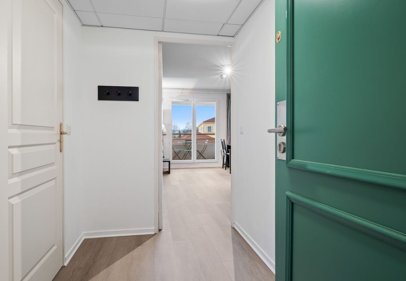 Apartment in Grasse - Bright flat for 4 people, right next to the shops