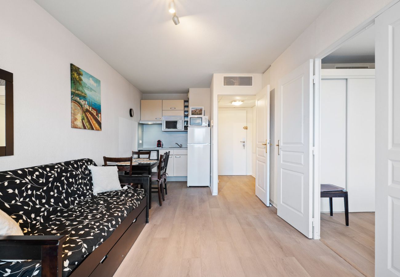 Apartment in Grasse - Bright flat for 4 people, right next to the shops