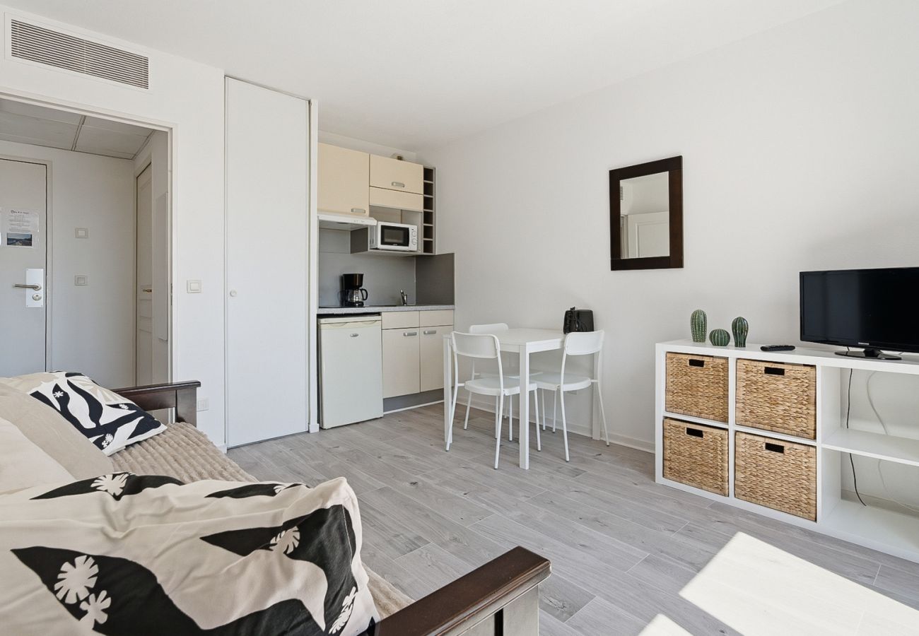 Apartment in Grasse - Charming apartment for 4 people with a balcony