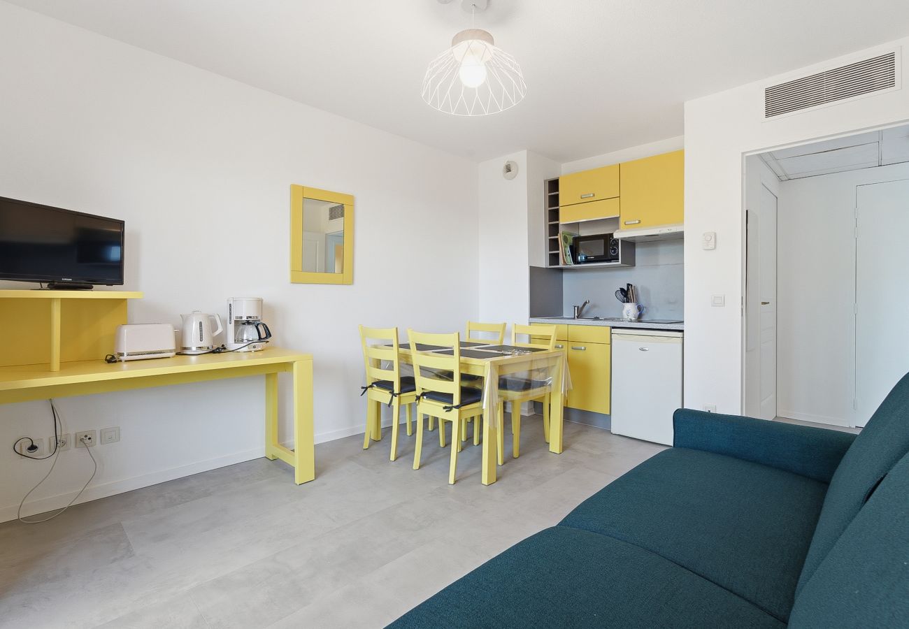 Apartment in Grasse - Bright flat for 4 people, right next to the shops