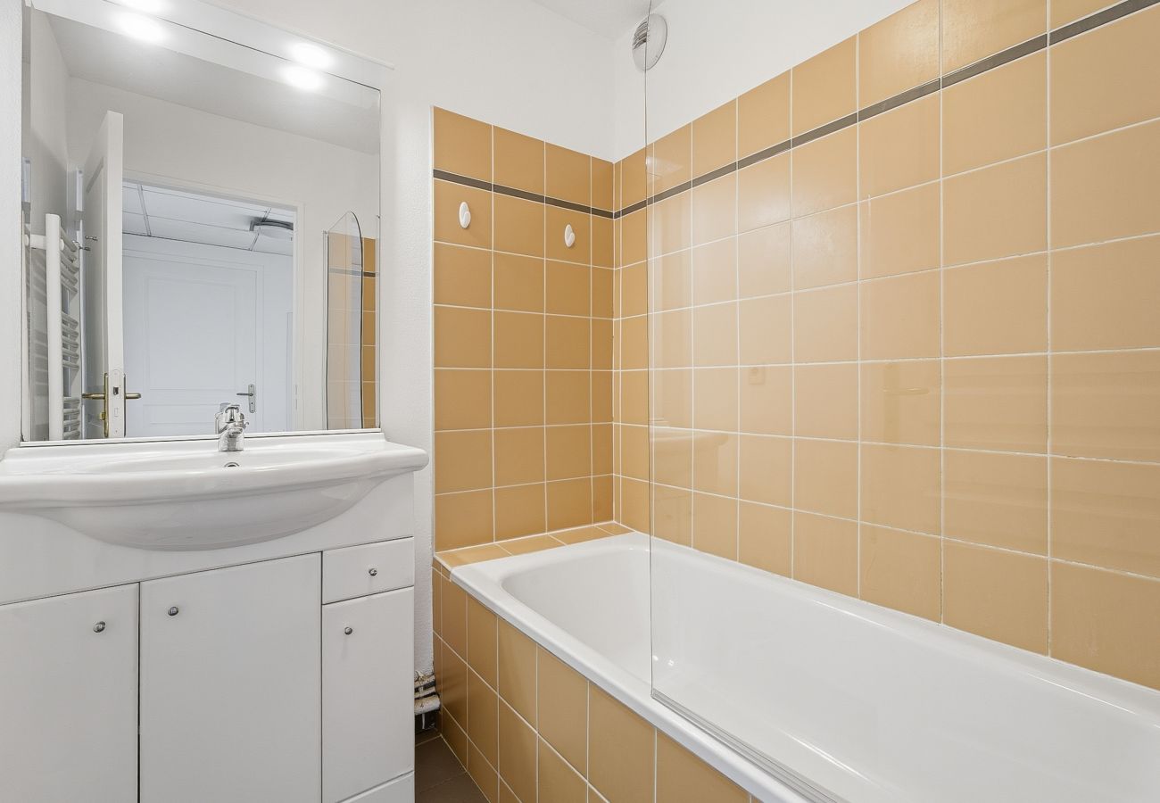Apartment in Grasse - Bright flat for 4 people, right next to the shops