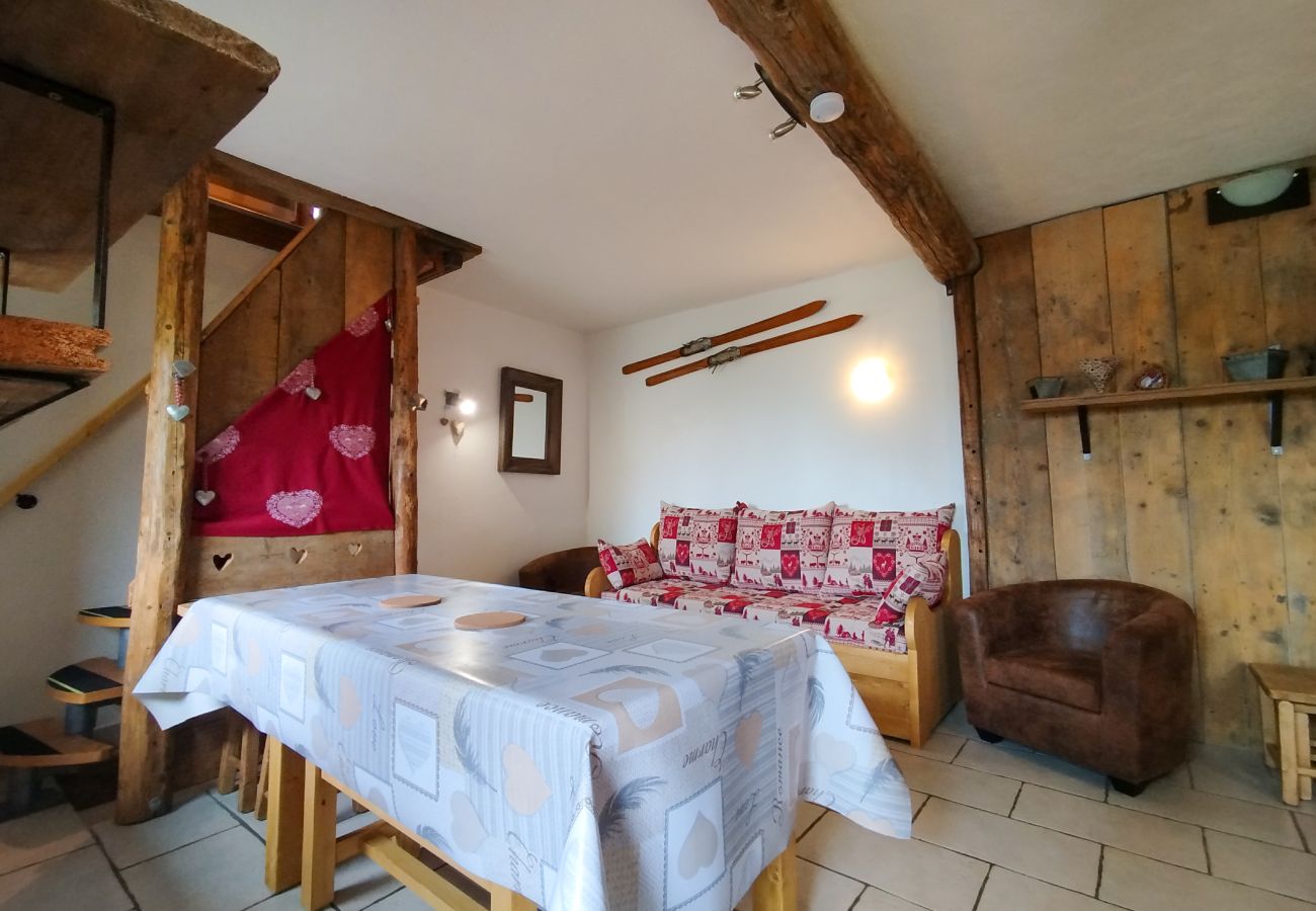 Chalet in Saint-Sorlin-d´Arves - Beautiful little mountain cabin, sleeps 8