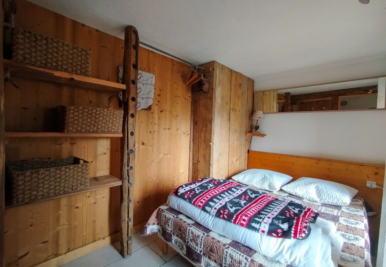 Chalet in Saint-Sorlin-d´Arves - Beautiful little mountain cabin, sleeps 8