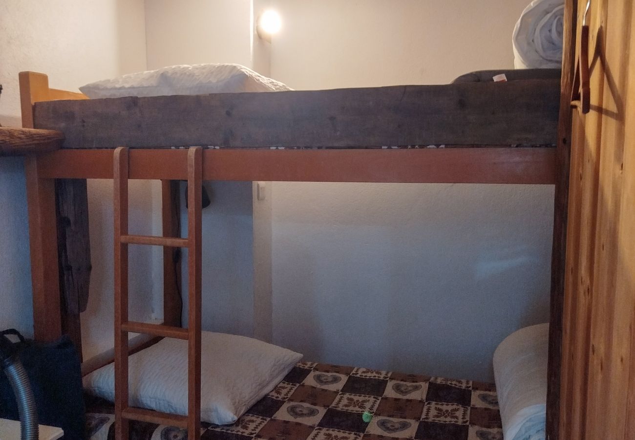 Chalet in Saint-Sorlin-d´Arves - Beautiful little mountain cabin, sleeps 8