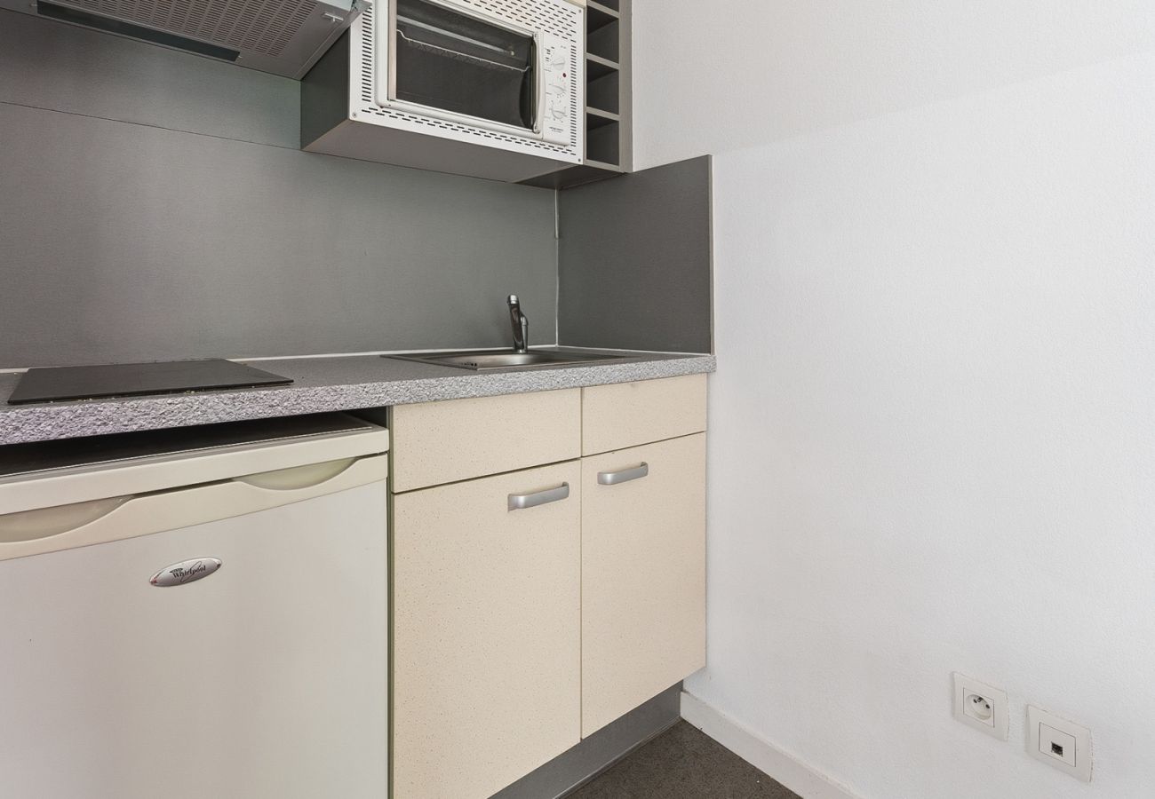 Studio in Grasse - Charming Studio - Sleeps 2 - Very Bright