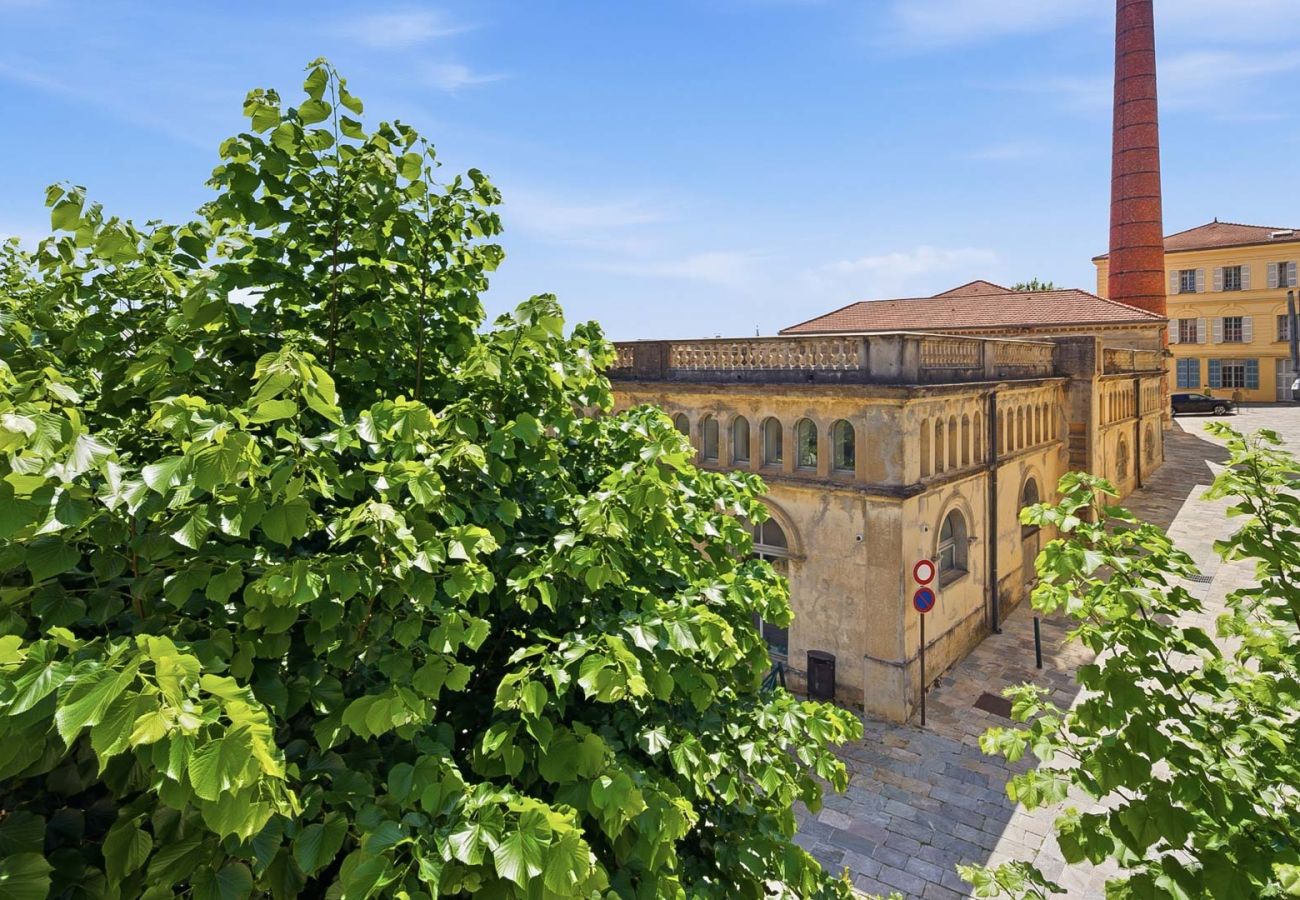 Studio in Grasse - Charming Studio - Sleeps 2 - Very Bright