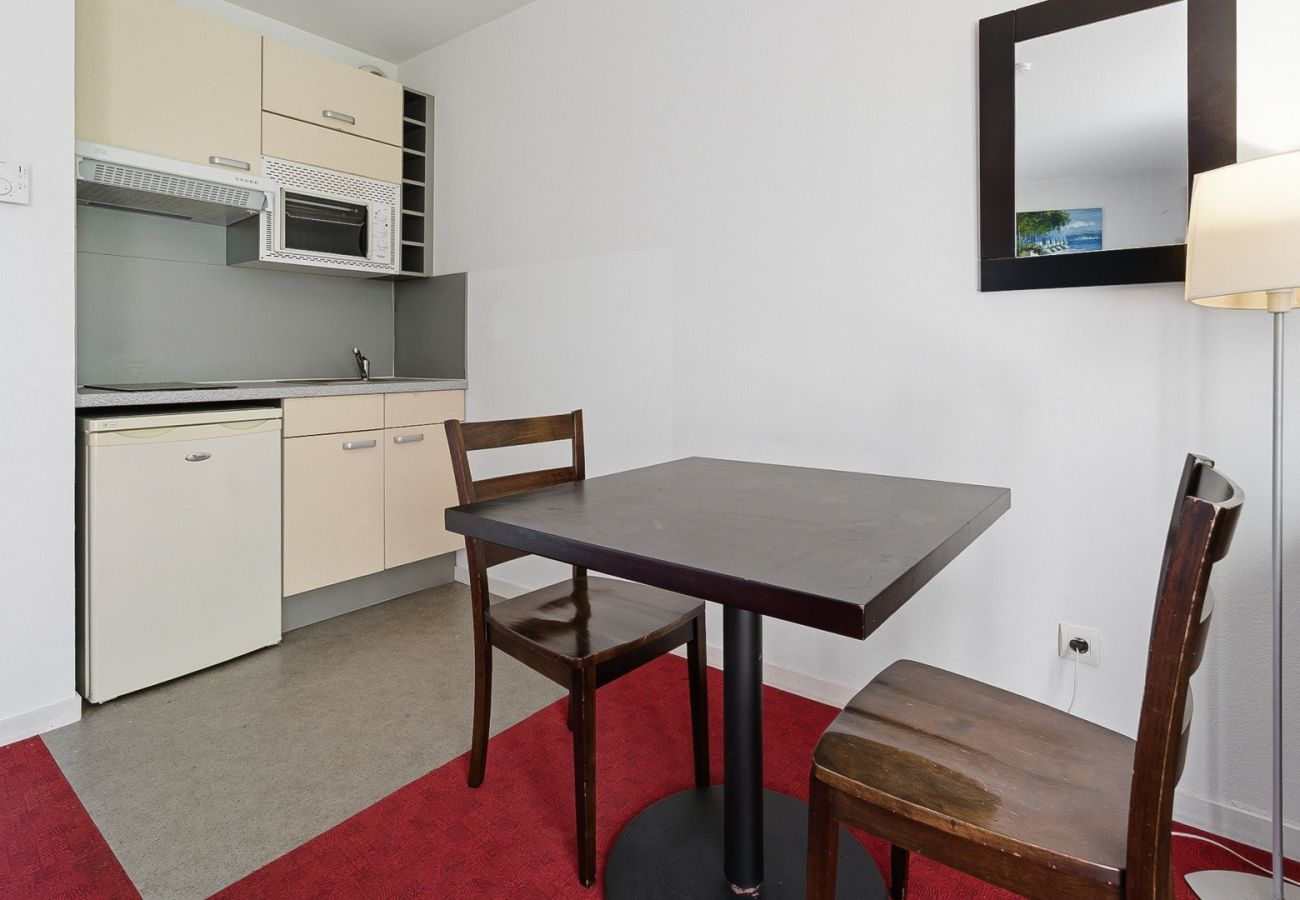 Studio in Grasse - Charming Studio - Sleeps 2 - Very Bright