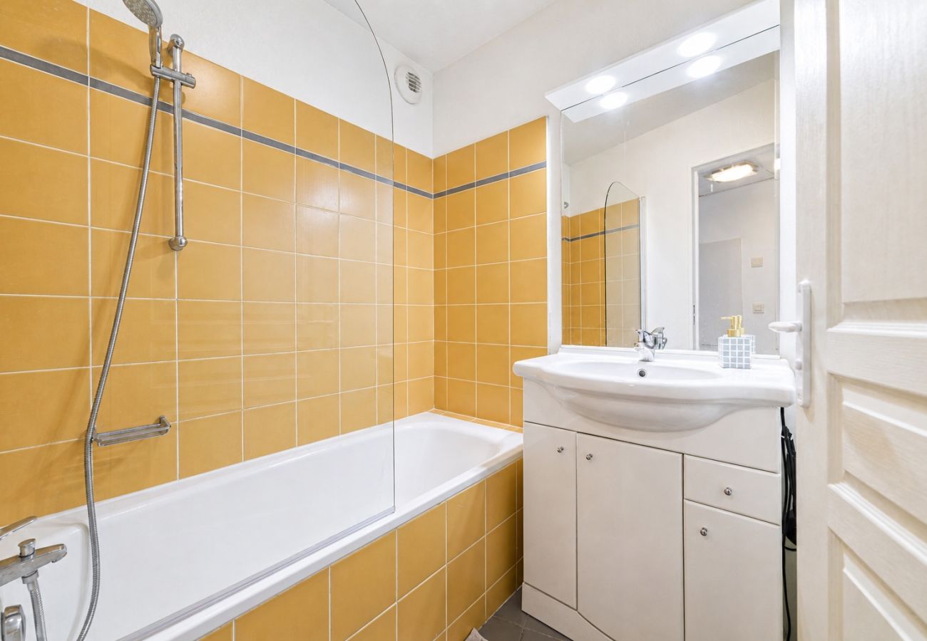 Studio in Grasse - Charming Studio - Sleeps 2 - Bright
