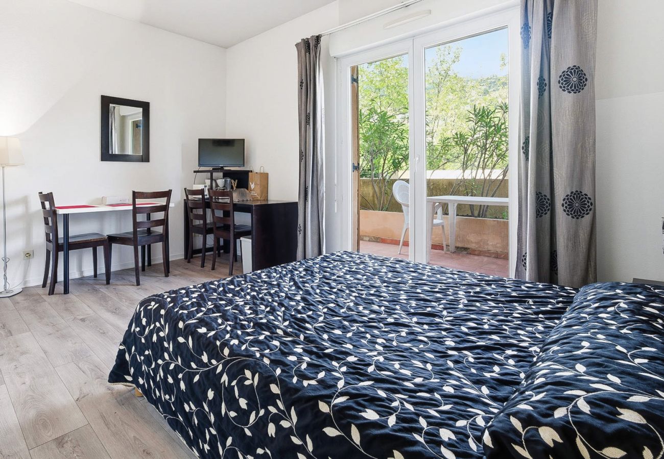Studio in Grasse - Charming Studio - Sleeps 2 - bright