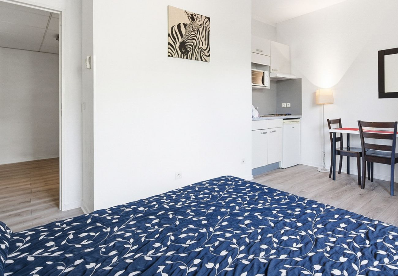 Studio in Grasse - Charming Studio - Sleeps 2 - bright