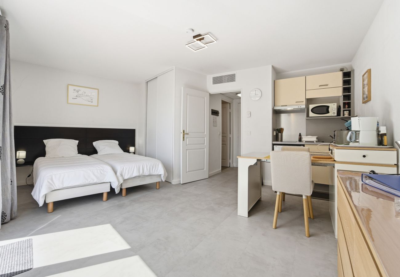 Studio in Grasse - Air-conditioned studio for 2 people, near the shops