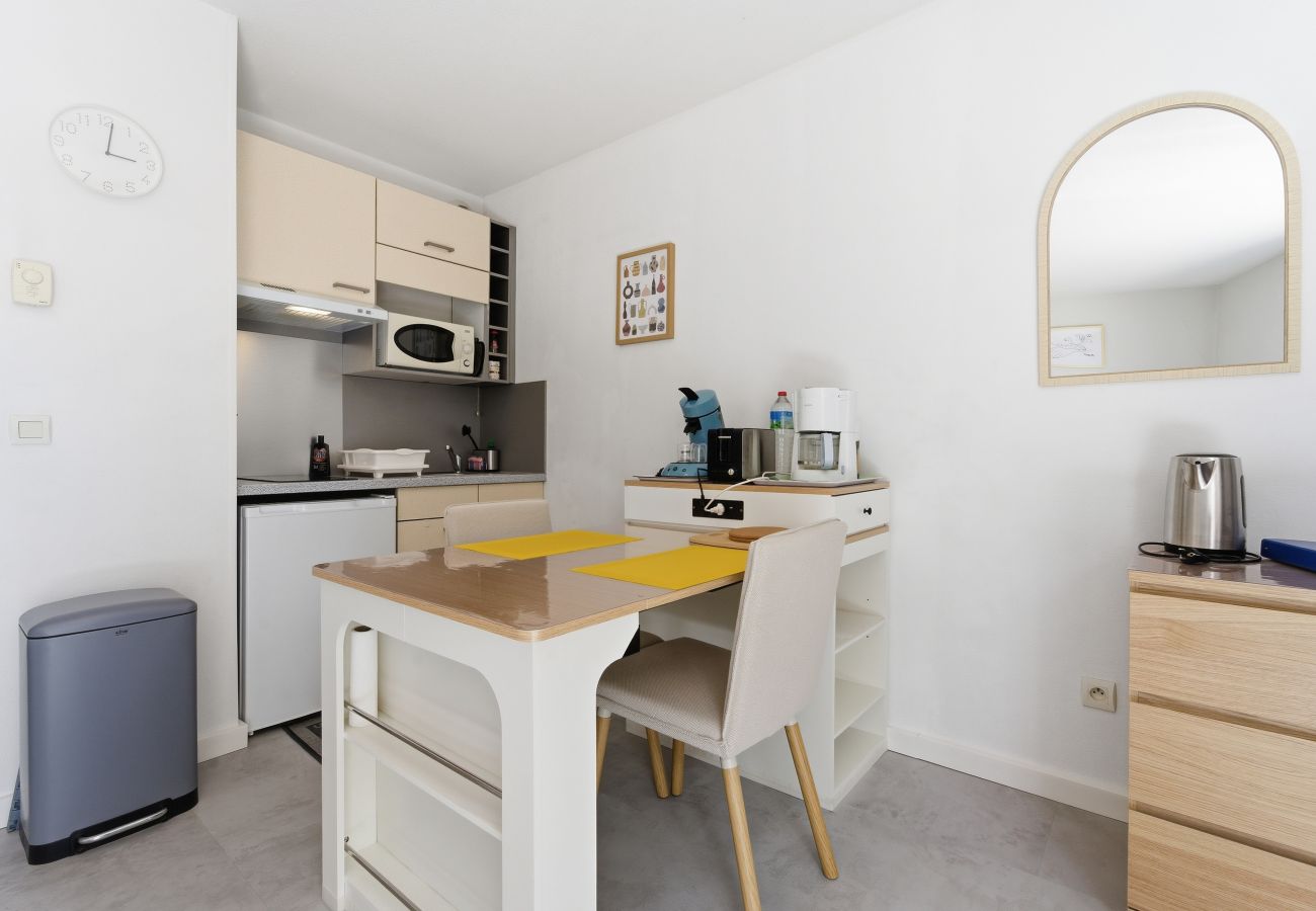 Studio in Grasse - Air-conditioned studio for 2 people, near the shops
