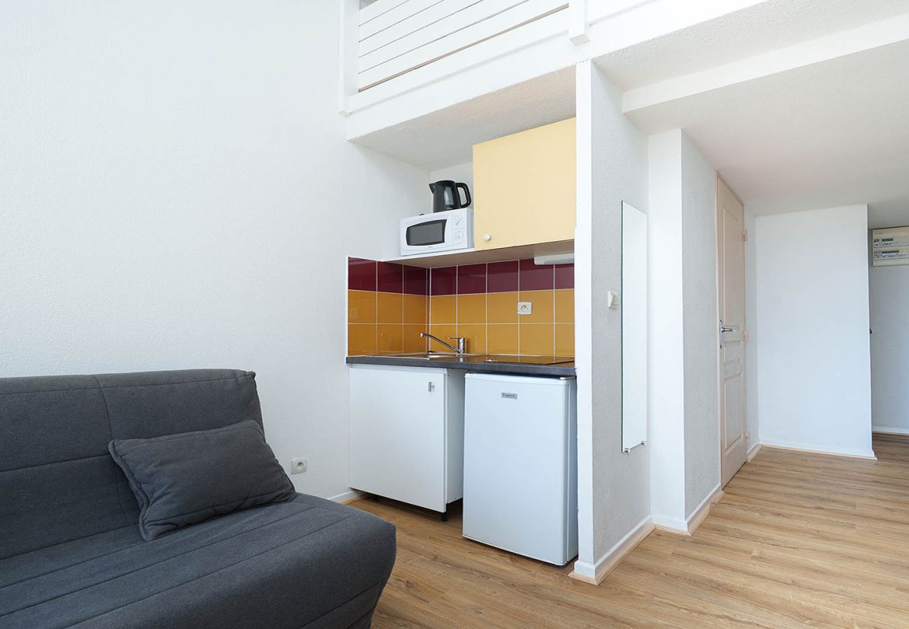 Studio in Agde - Cute studio apartment for 4 people, with a loft and balcony