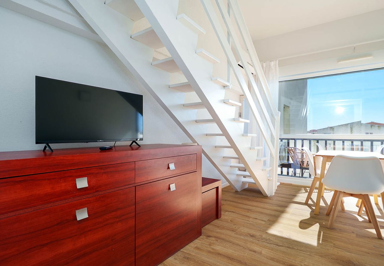 Studio in Agde - Cute studio apartment for 4 people, with a loft and balcony