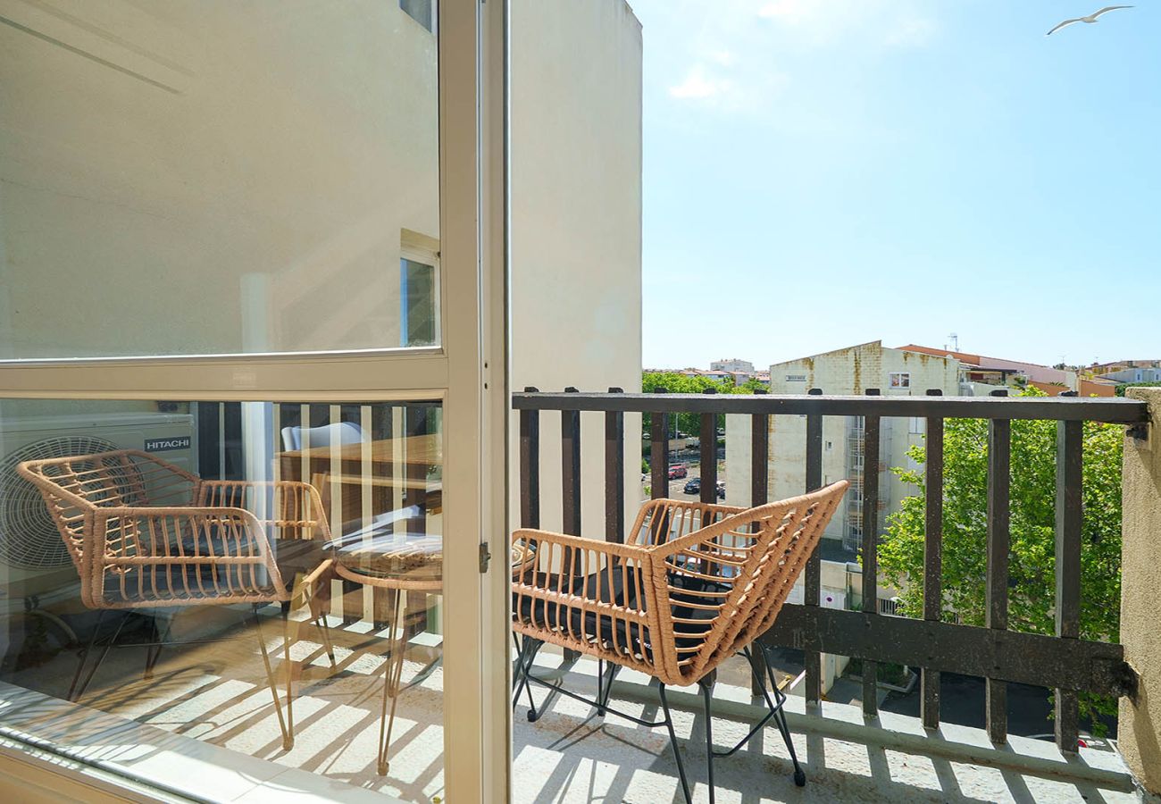 Studio in Agde - Cute studio apartment for 4 people, with a loft and balcony