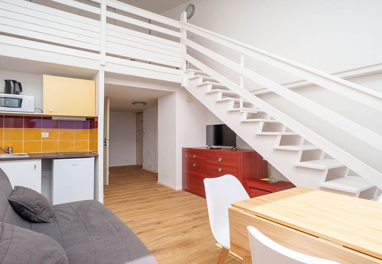 Studio in Agde - Cute studio apartment for 4 people, with a loft and balcony