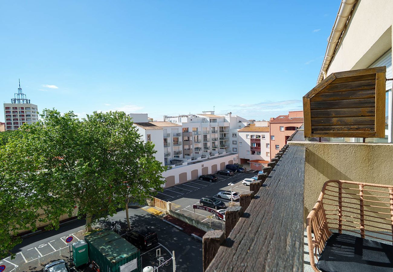 Studio in Agde - Cute studio apartment for 4 people, with a loft and balcony