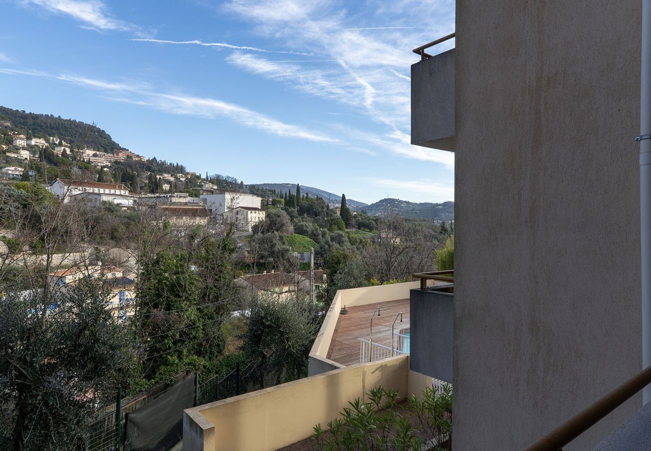 Apartment in Grasse - Bright apartment for 4 persons with a mountain view