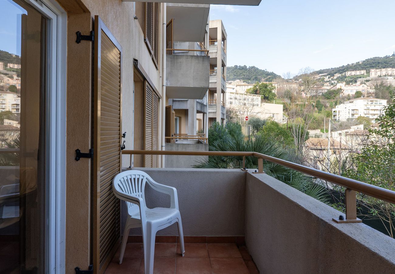 Apartment in Grasse - Bright apartment for 4 persons with a mountain view