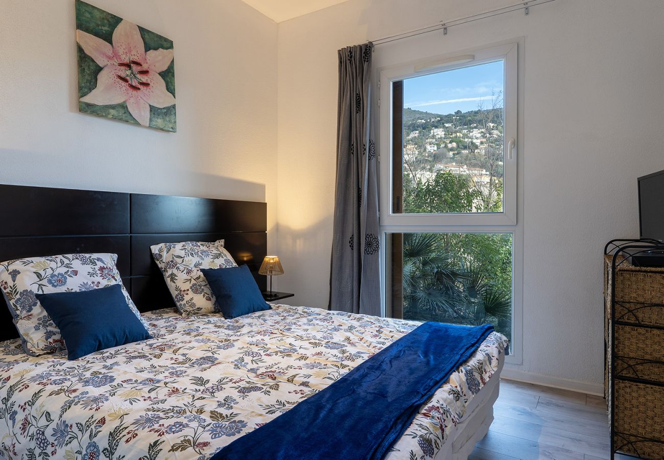 Apartment in Grasse - Bright apartment for 4 persons with a mountain view