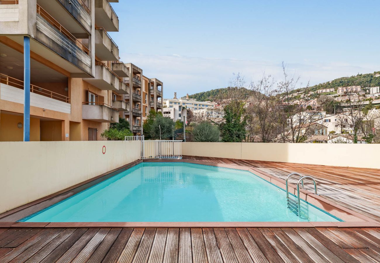 Apartment in Grasse - Bright apartment for 4 persons with a mountain view