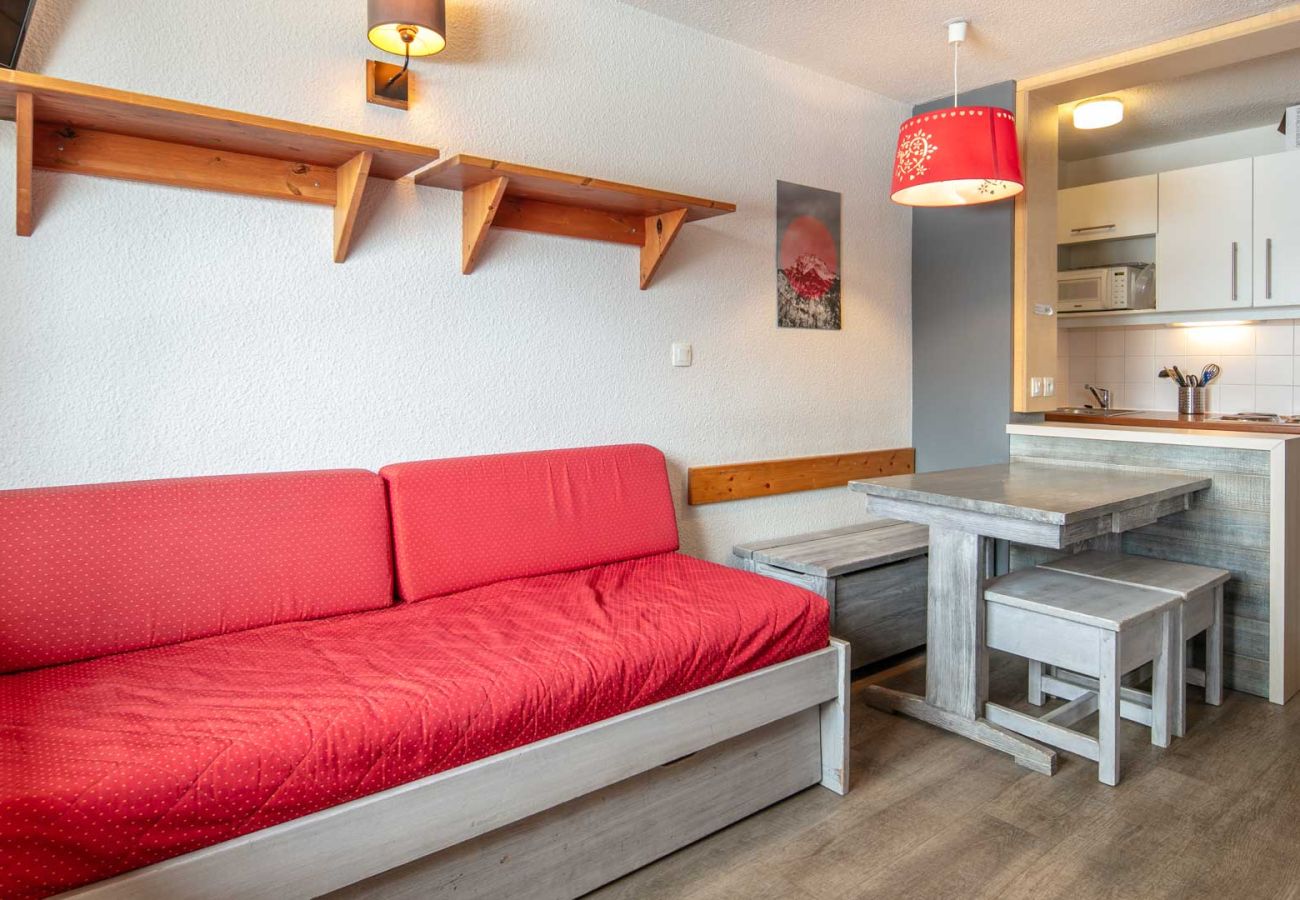 Studio in Tignes - Small, fully furnished studio for 4 people, with a balcony overlooking the ski slope