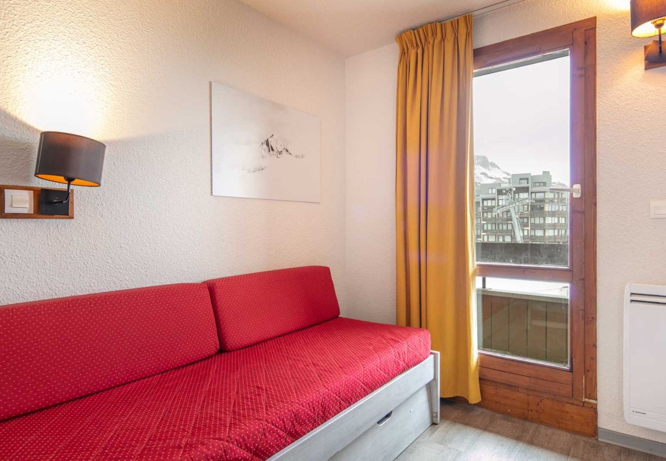 Studio in Tignes - Small, fully furnished studio for 4 people, with a balcony overlooking the ski slope