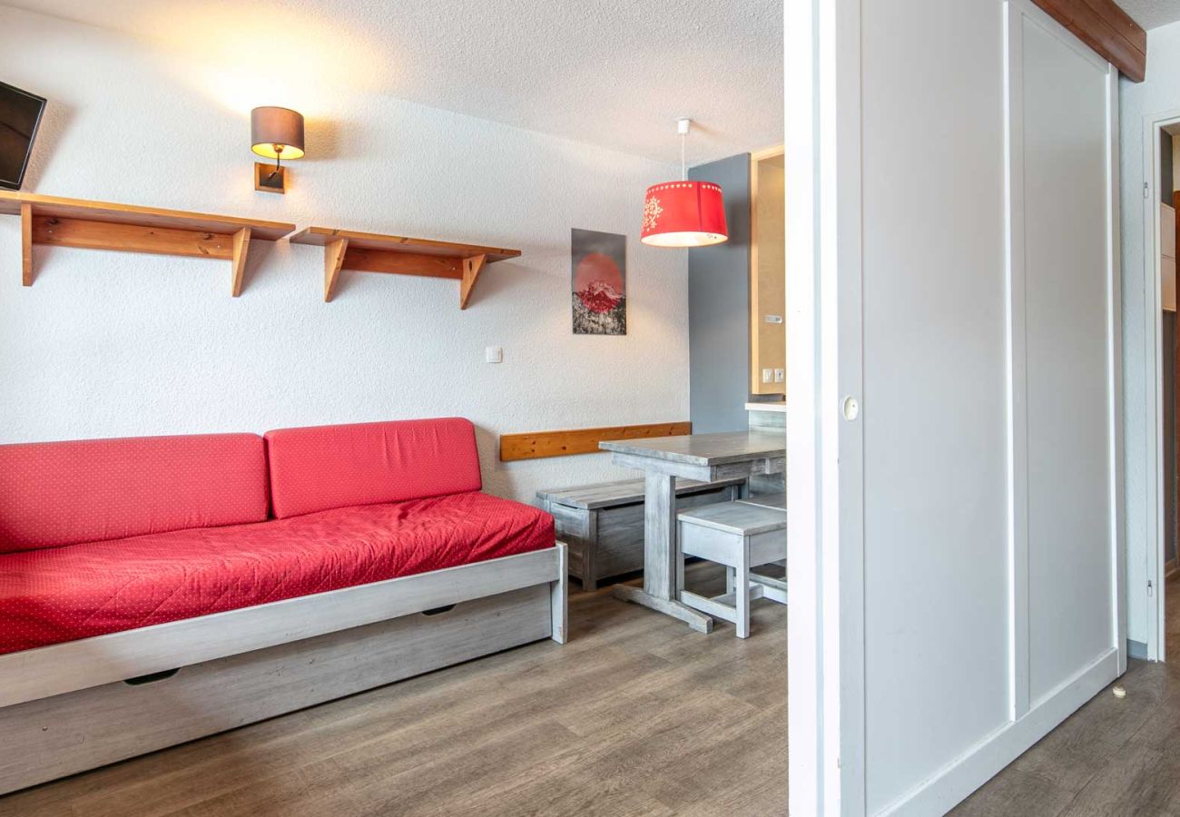 Studio in Tignes - Small, fully furnished studio for 4 people, with a balcony overlooking the ski slope