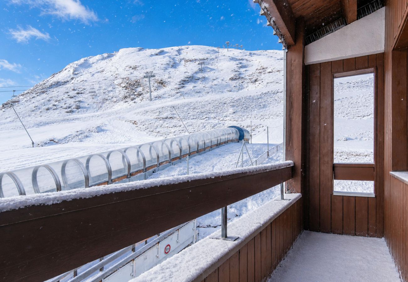 Studio in Tignes - Small, fully furnished studio for 4 people, with a balcony overlooking the ski slope