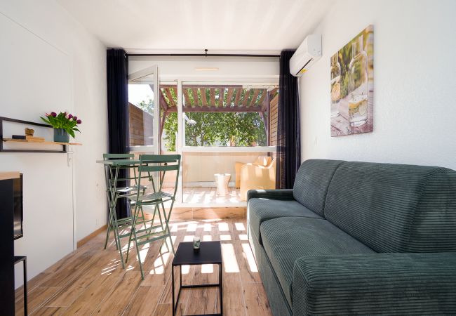 Studio in Agde - Beautiful, renovated studio apart for 2 near the sea