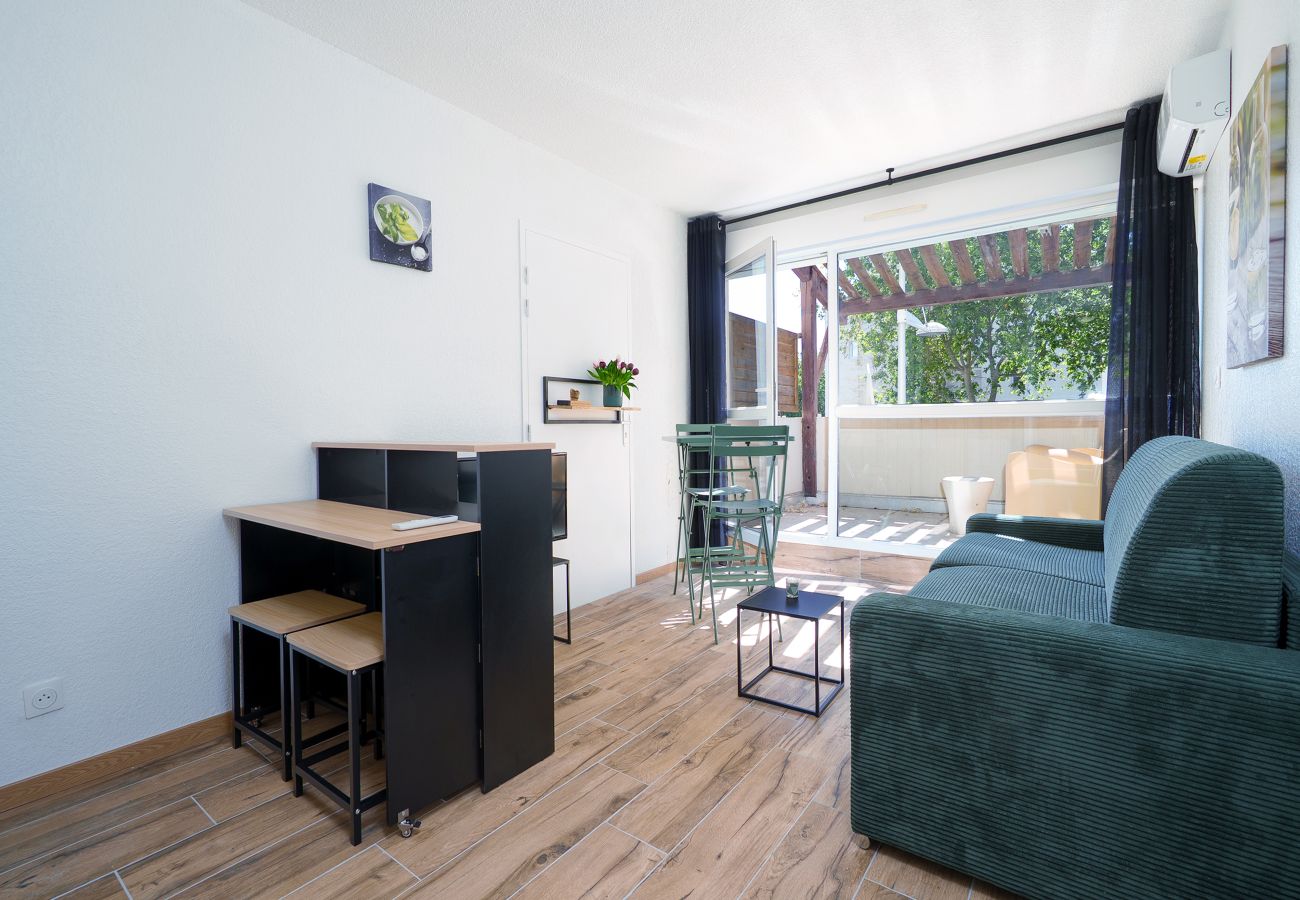Studio in Agde - Beautiful, renovated studio apart for 2 near the sea