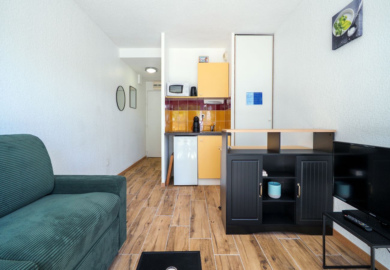 Studio in Agde - Beautiful, renovated studio apart for 2 near the sea