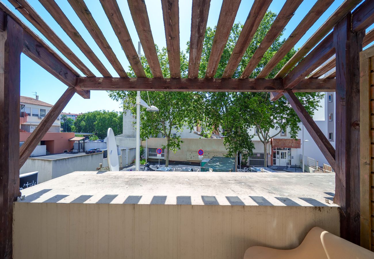Studio in Agde - Beautiful, renovated studio apart for 2 near the sea