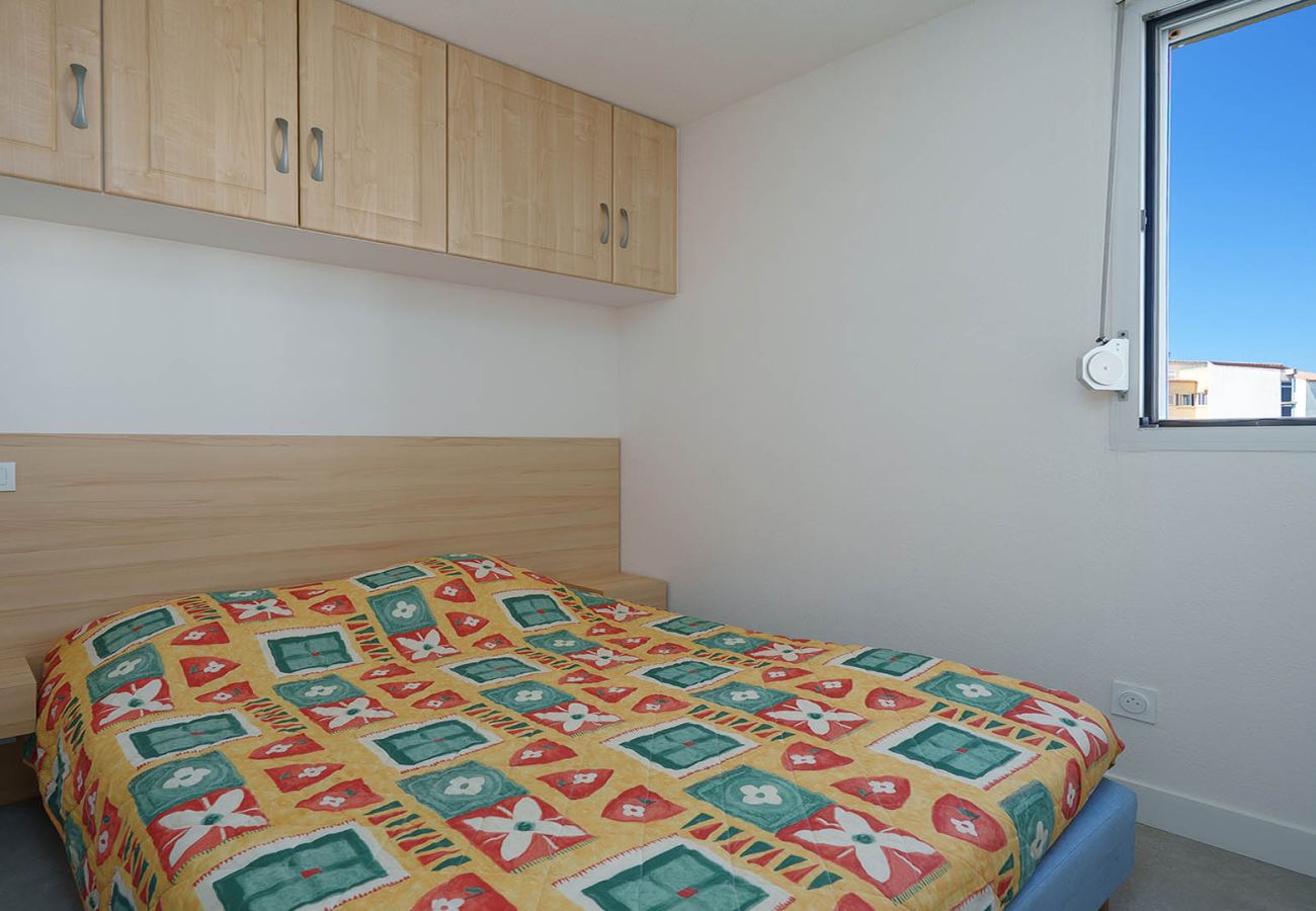 Apartment in Agde - Lovely 4person apartment with sea views and a swimming pool