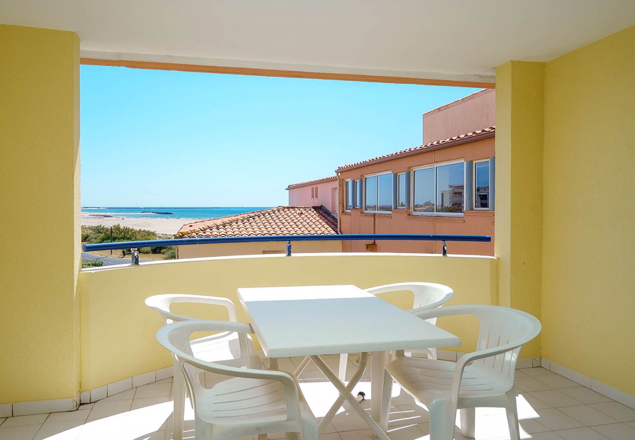 Apartment in Agde - Lovely 4person apartment with sea views and a swimming pool