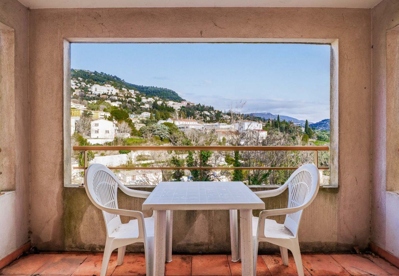 Apartment in Grasse - Bright apartment with swimming pool for 4 people 