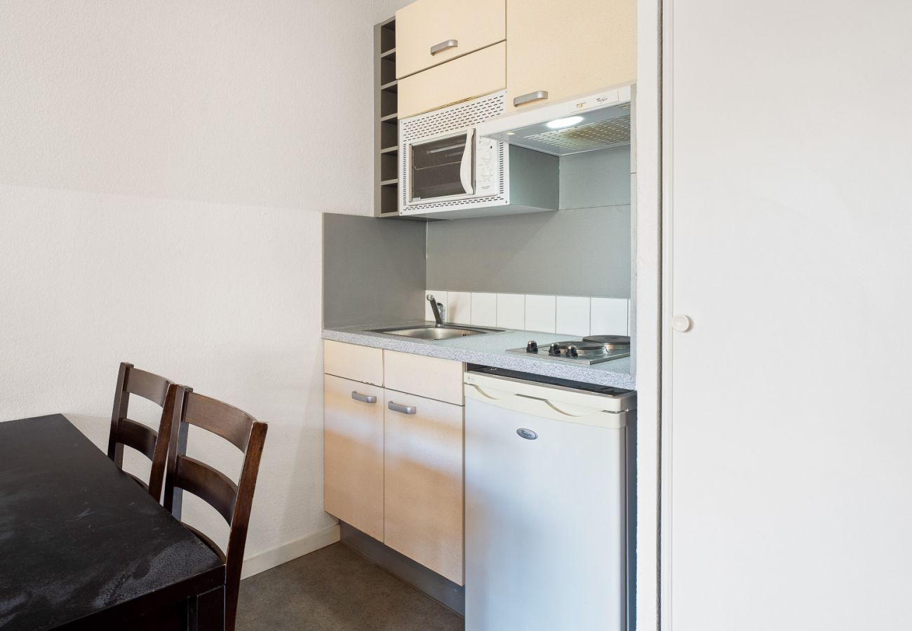 Apartment in Grasse - Bright apartment with swimming pool for 4 people 