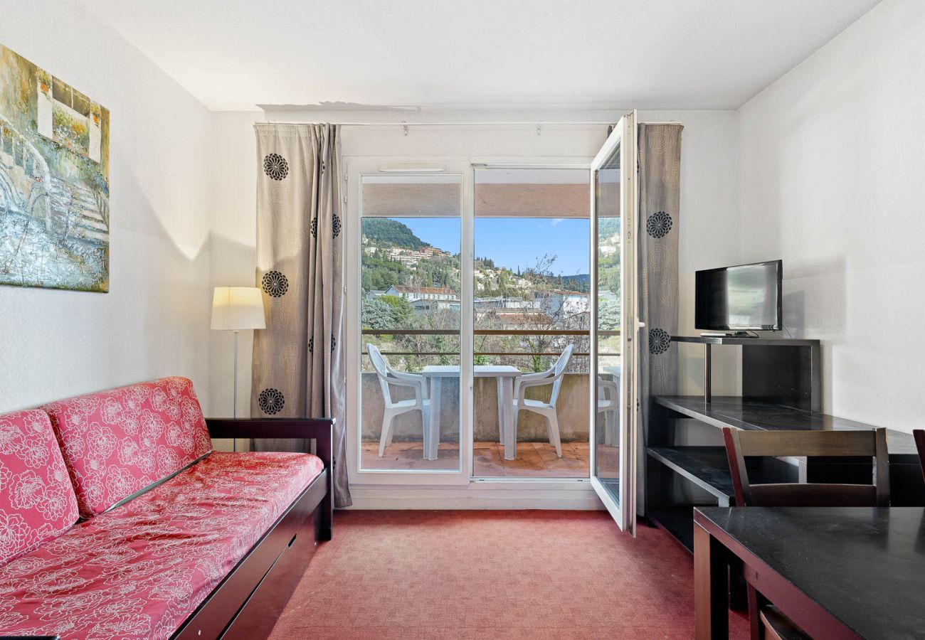 Apartment in Grasse - Bright apartment with swimming pool for 4 people 