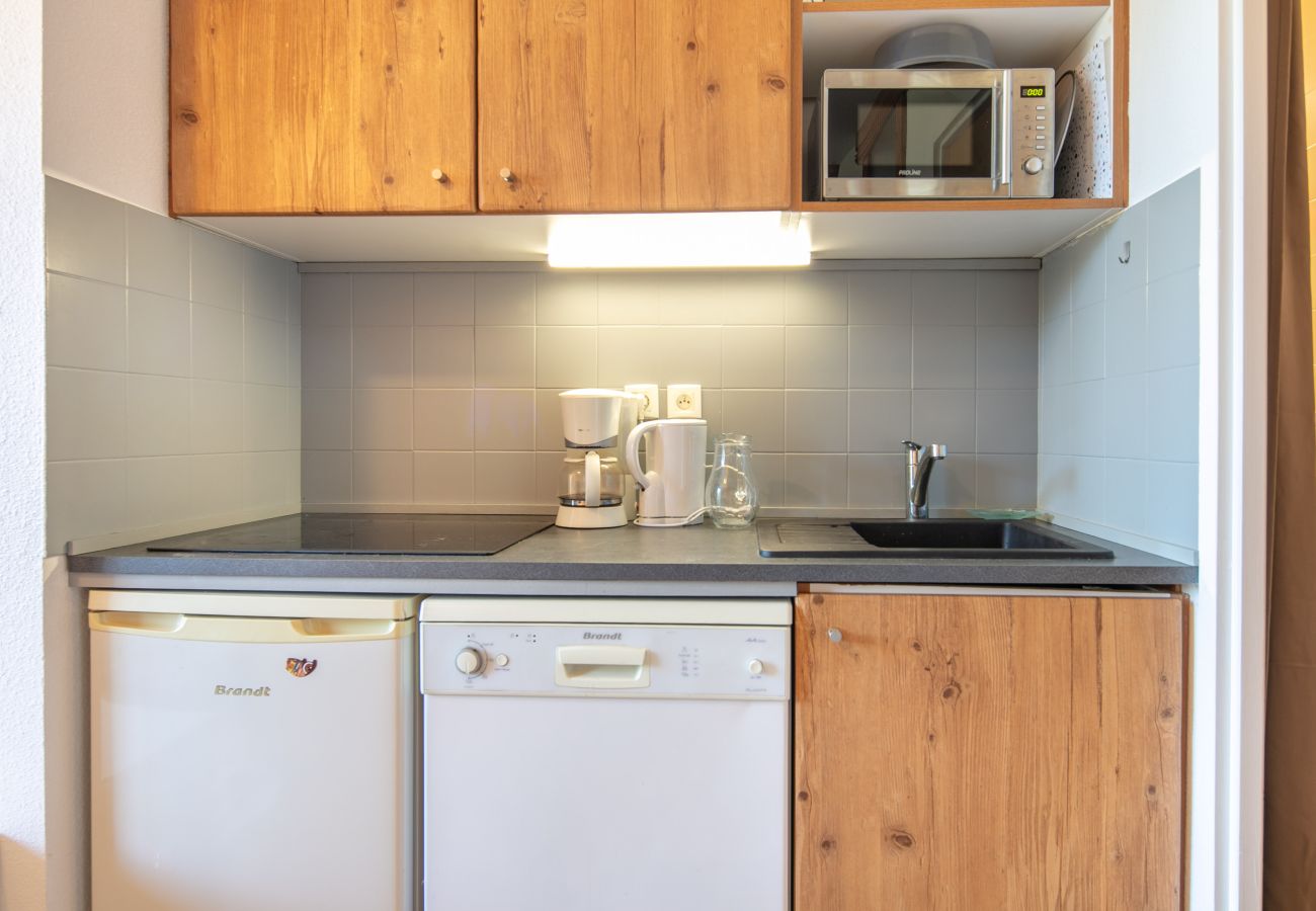 Apartment in Chamrousse - Family apartment with a balcony and a view of the mountains