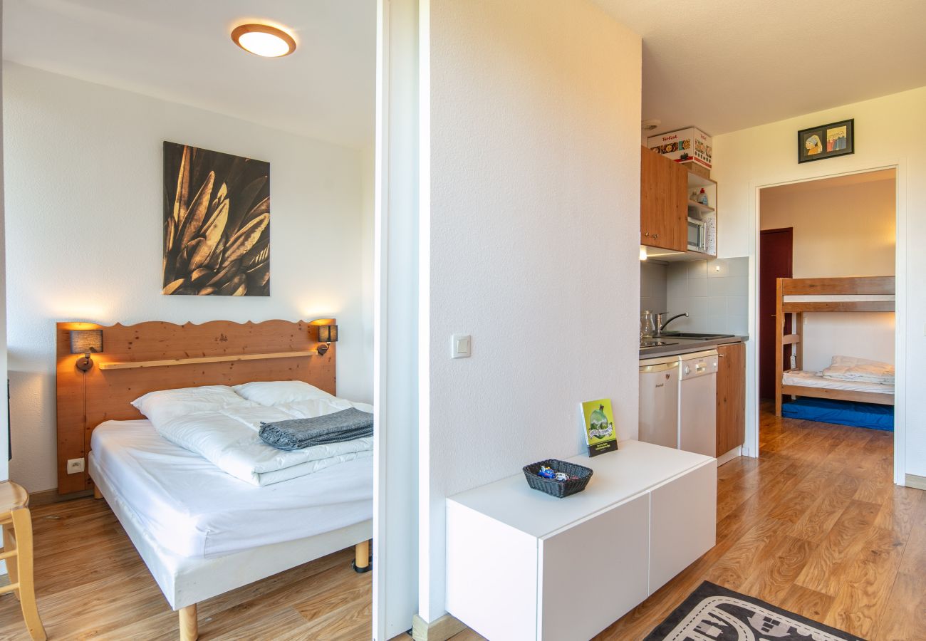 Apartment in Chamrousse - Family apartment with a balcony and a view of the mountains