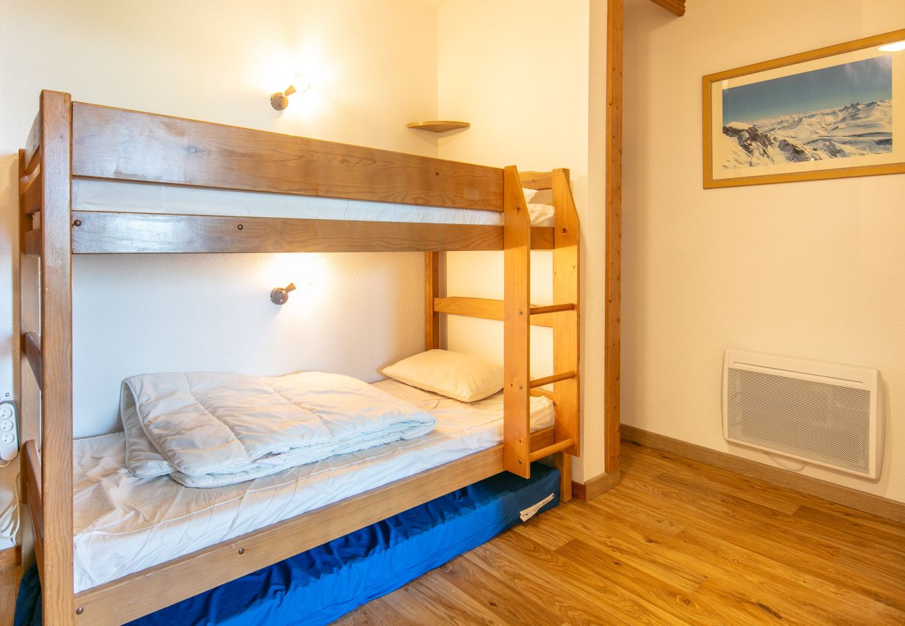 Apartment in Chamrousse - Family apartment with a balcony and a view of the mountains