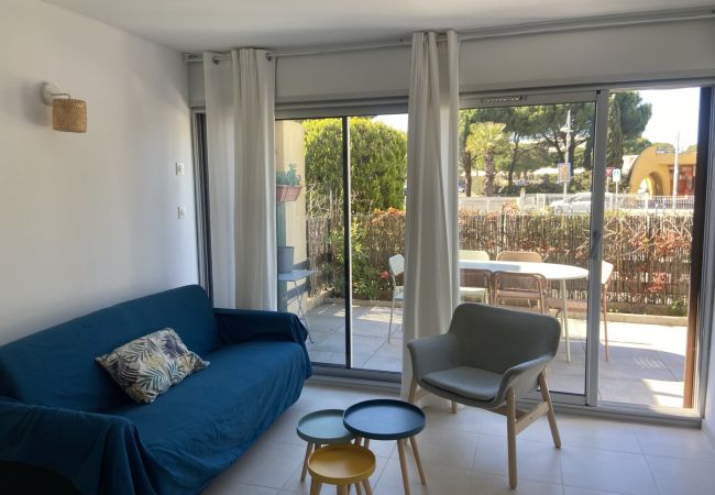Apartment in Le Grau-du-Roi - Bright studio apartment near the sea for 4 people 