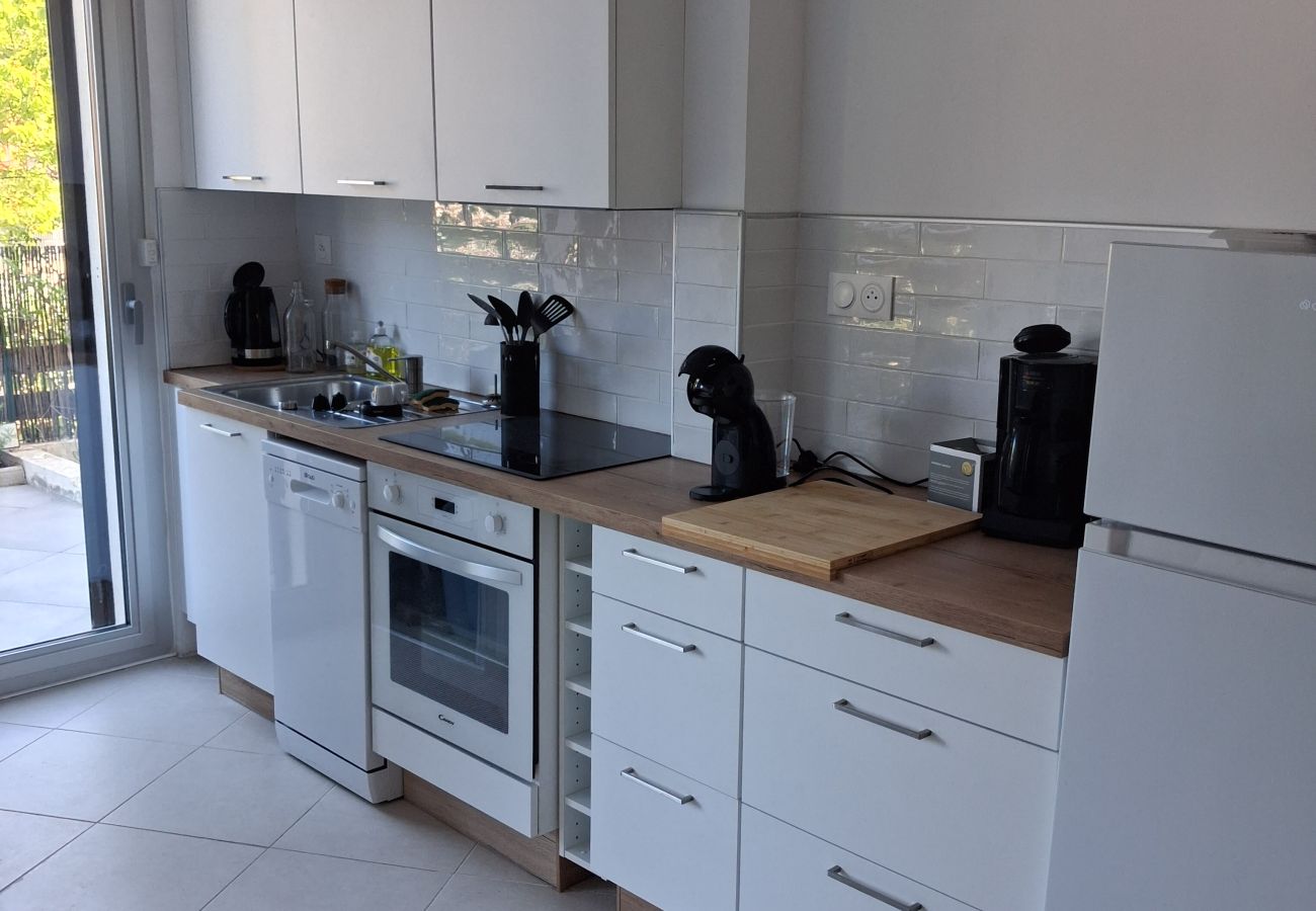 Apartment in Le Grau-du-Roi - Bright studio apartment near the sea for 4 people 