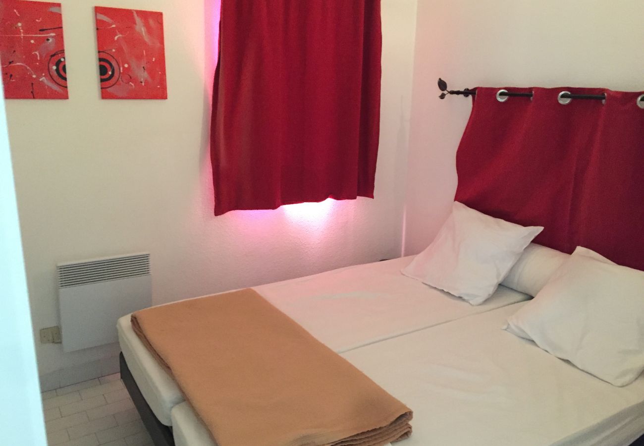 Apartment in Agde - Apartment in Cap d'Agde, with a pool and parking