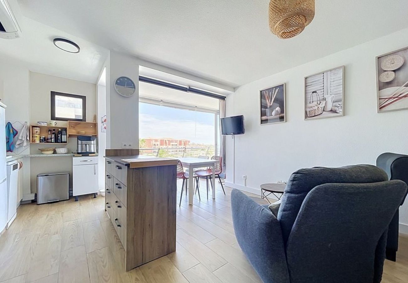 Apartment in Agde - Air-conditioned apartment overlooking the sea, with private parking